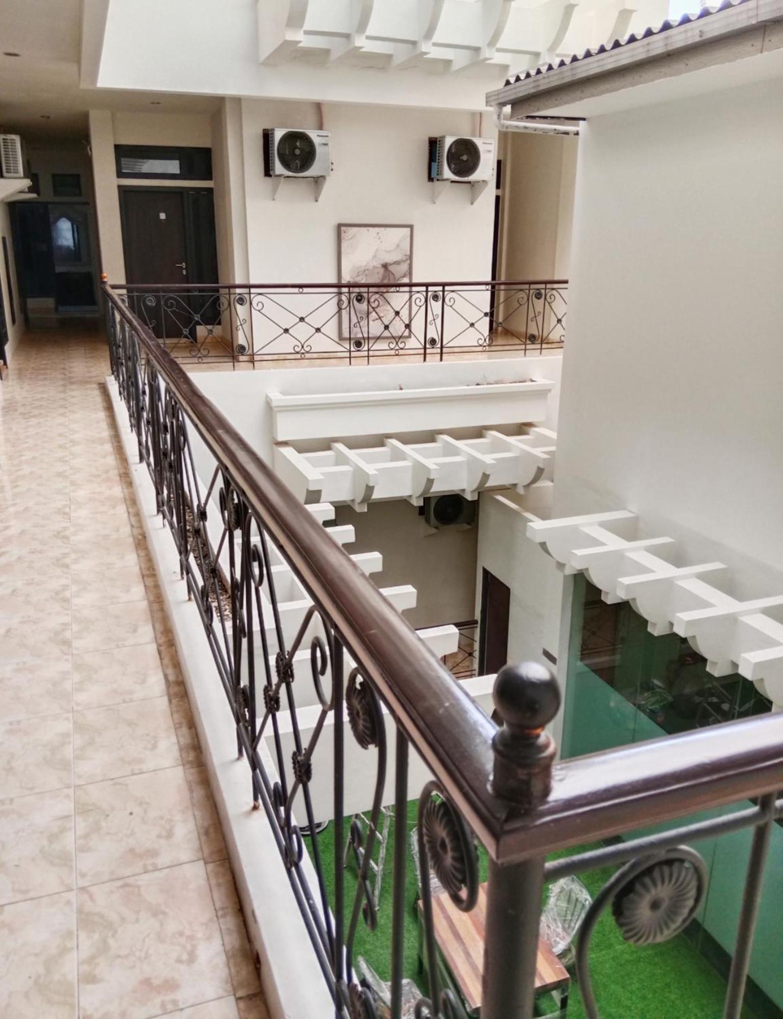 Andita Syariah Hotel Сурабая Екстер'єр фото